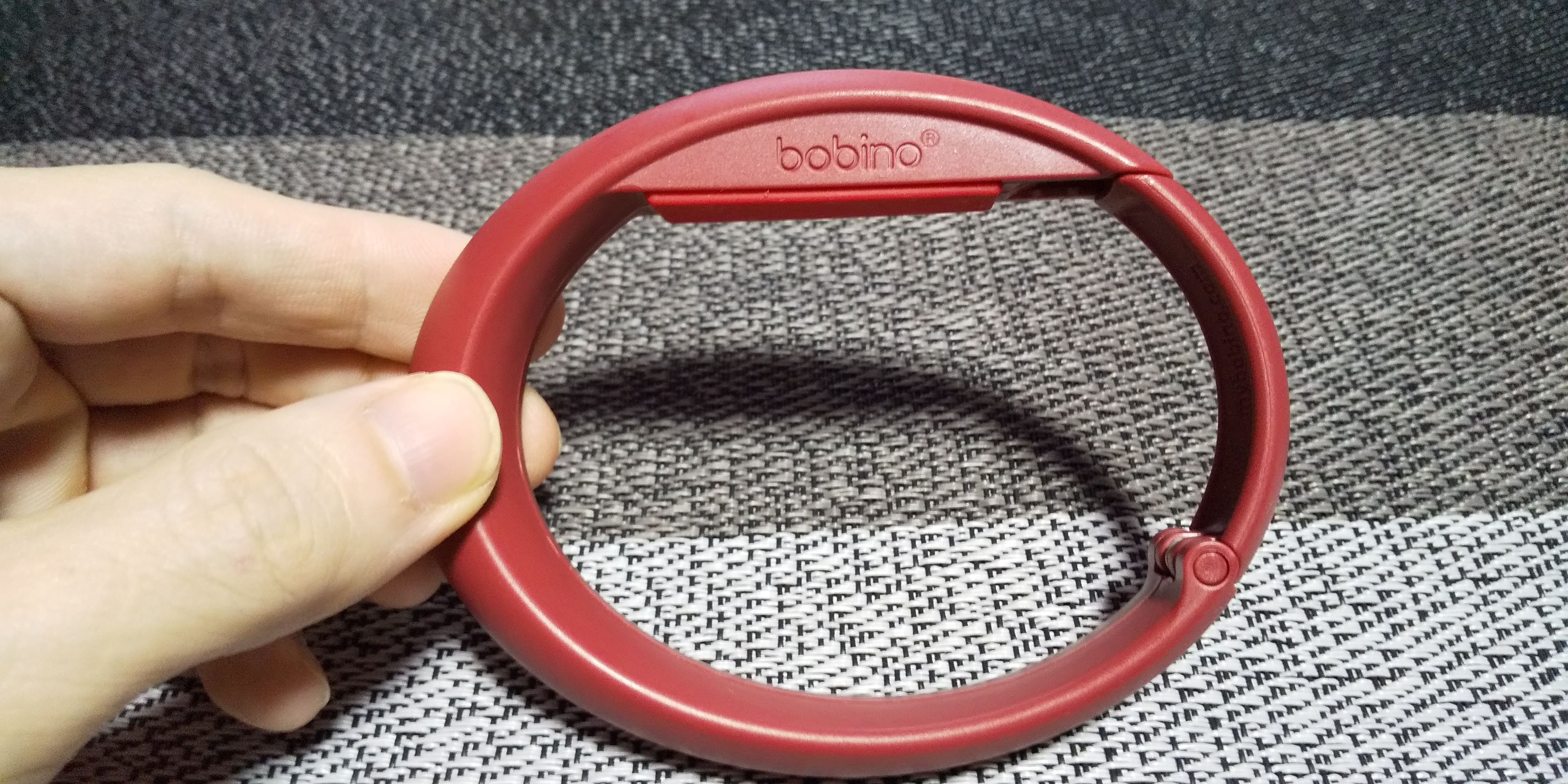 バックに1つ入れておくと便利なアイテム Bobino ボビーノ バッグフックの紹介 めっけたブログ